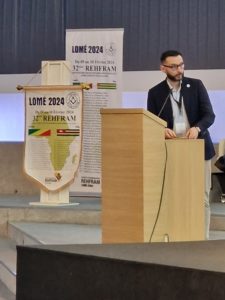 Photo du Grand Maître du Grand Orient de Suisse à l'occasion de son discours pour les REHFRAM